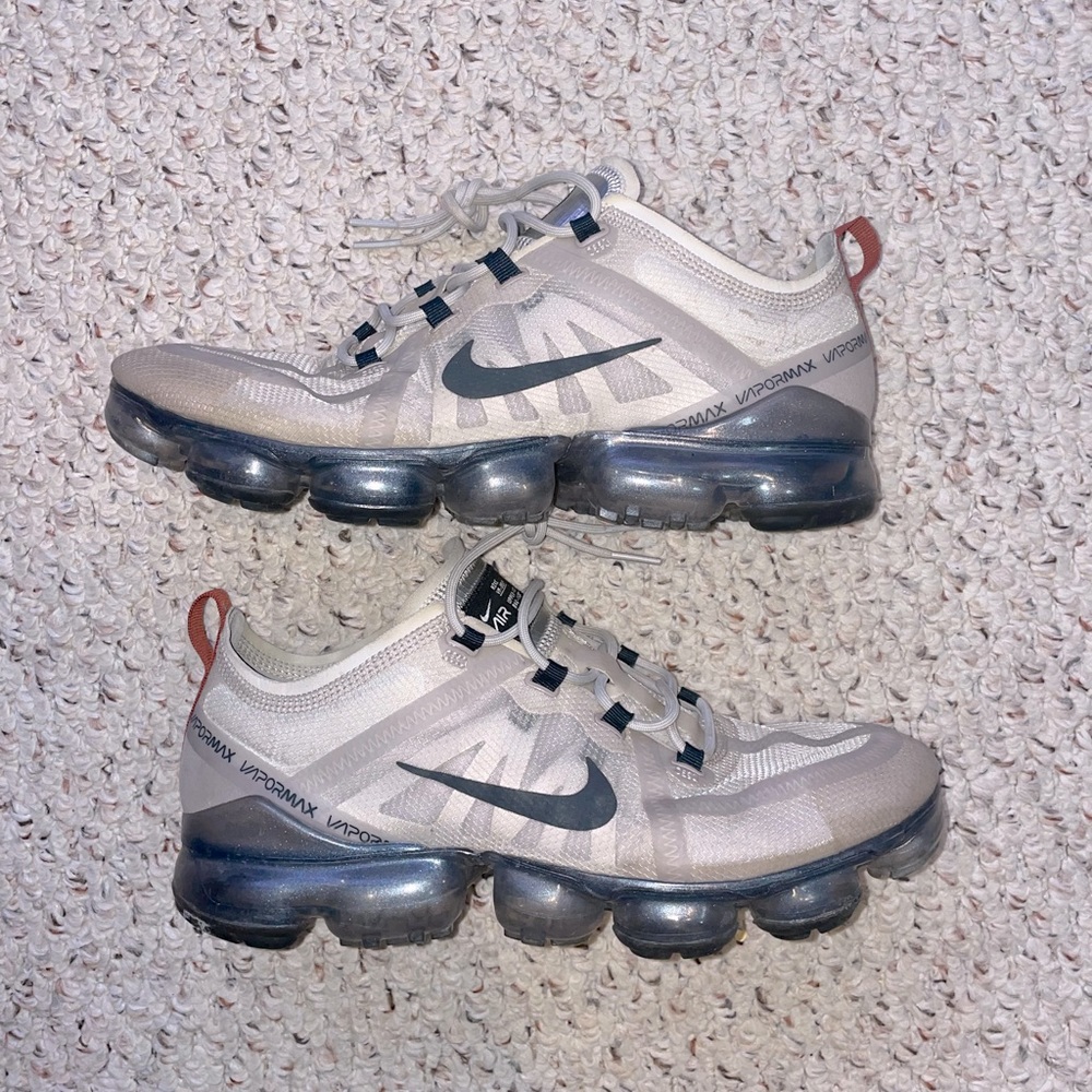 Nike Air Vapourmax 2019 “Moon Particle”